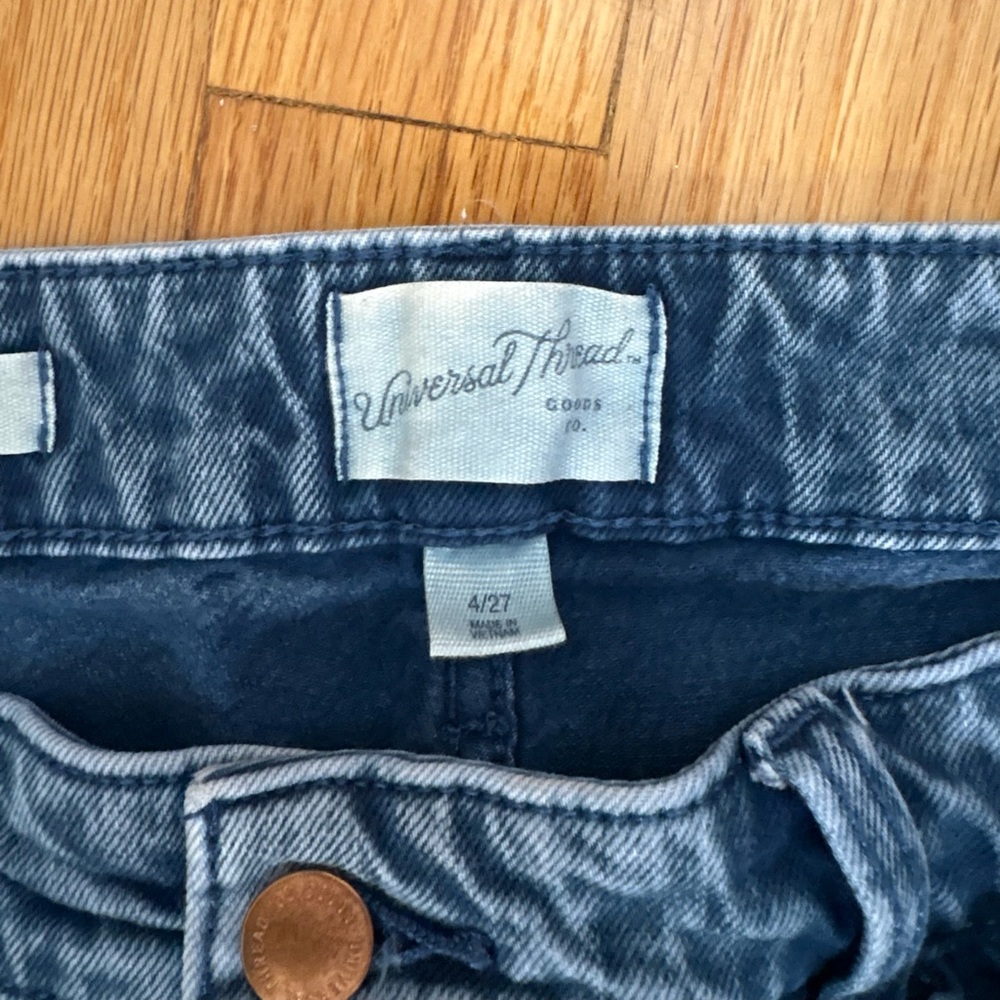 Universal Thread Shorts - Picture 3 of 3